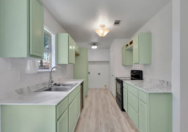 Photo 3 of Single family home for sale at 3836 Carver Pl, Irving, TX 75061 | MLS# 21304215 | Listing updated on 2026-07-25