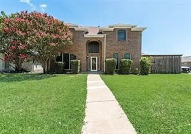 Photo 2 of Single family home for sale at 2316 Homestead Dr, Mesquite, TX 75181 | MLS# 21315149 | Listing updated on 2026-06-28