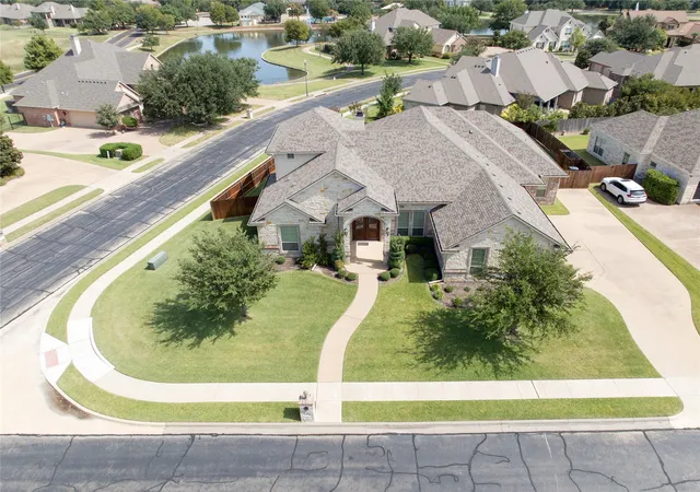Homes for sale in Woodway, TX | 1100 Wessex Dr, Woodway, TX 76712 | MLS# 21315090
