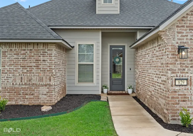 Photo 4 of Single family home for sale at 829 Abita Chase, Bossier City, LA 71111 | MLS# 21296027 | Listing updated on 2026-07-16