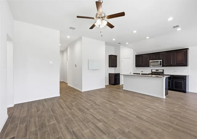 Photo 3 of Single family home for sale at 1836 Agarito Dr, Weatherford, TX 76086 | MLS# 21311060 | Listing updated on 2026-10-07