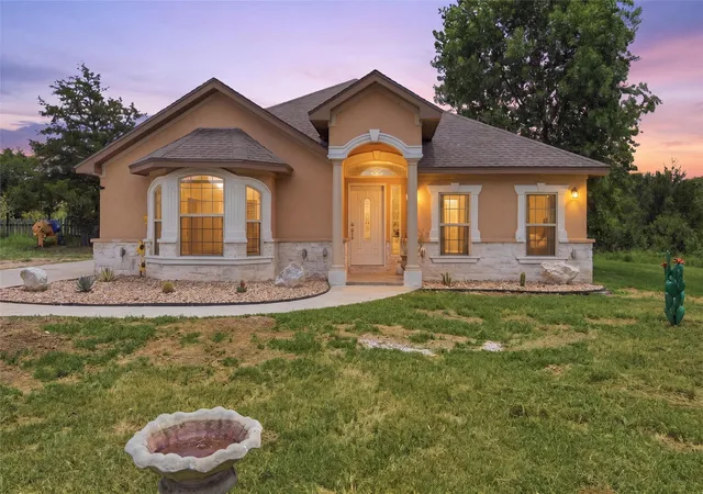 Photo 3 of Single family home for sale at 5286 Orchard Ln, Waco, TX 76705 | MLS# 21314665 | Listing updated on 2026-09-18