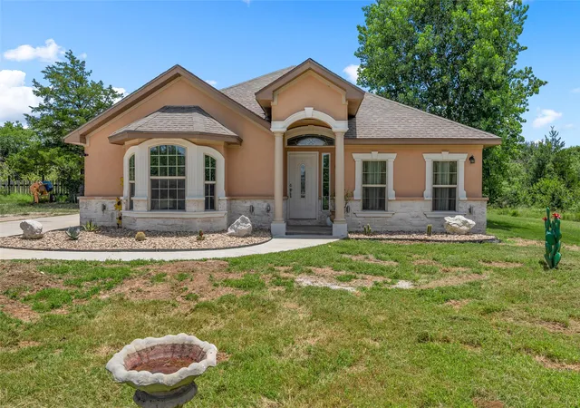 Photo 2 of Single family home for sale at 5286 Orchard Ln, Waco, TX 76705 | MLS# 21314665 | Listing updated on 2026-09-18