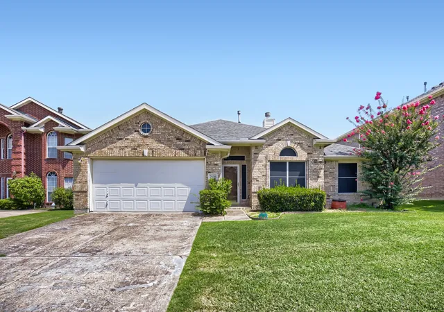 Photo 1 of Sale Pending at 2616 Cantura Dr, Mesquite, TX 75181 | MLS# 21303774 | Listing updated on 2026-08-17