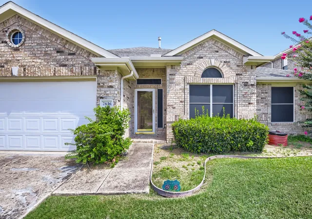 Photo 3 of Sale Pending at 2616 Cantura Dr, Mesquite, TX 75181 | MLS# 21303774 | Listing updated on 2026-08-17