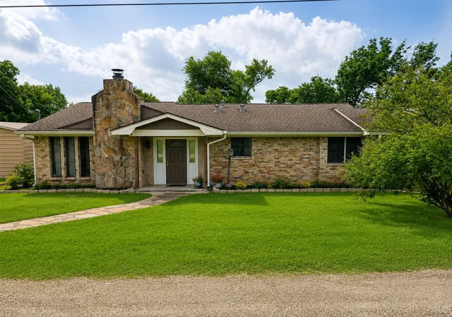 Photo 2 of Single family home for sale at 31 Clearview St, Pointblank, TX 77364 | MLS# 21313743 | Listing updated on 2026-08-25