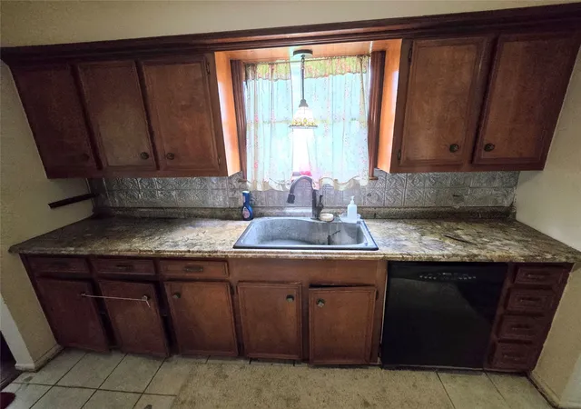 Photo 3 of Single family home for sale at 31 Clearview St, Pointblank, TX 77364 | MLS# 21313743 | Listing updated on 2026-08-25