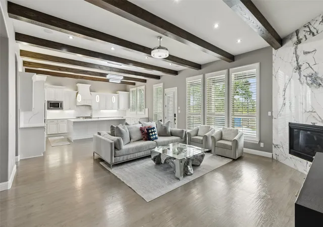 Photo 4 of Single family home for sale at 412 Winding Ridge Trl, Southlake, TX 76092 | MLS# 21315142 | Listing updated on 2026-08-23