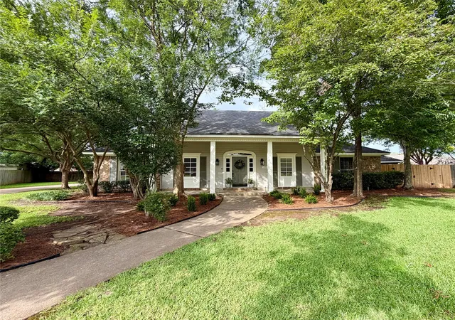 Homes for sale in Bossier City, LA | 202 Norcross St, Bossier City, LA 71111 | MLS# 21315260