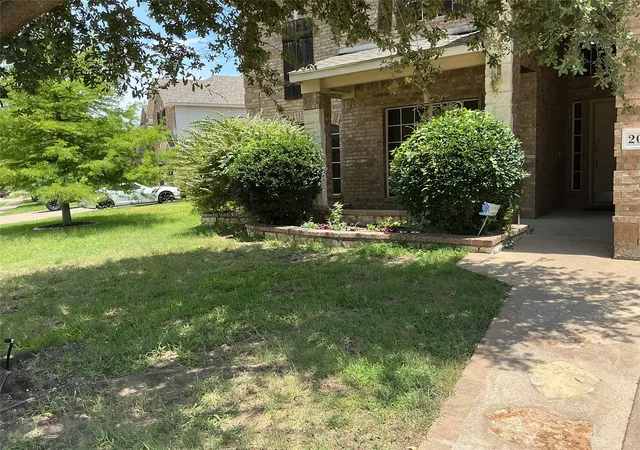 Photo 3 of Single family home for sale at 2000 Peck St, Red Oak, TX 75154 | MLS# 21301916 | Listing updated on 2026-10-04