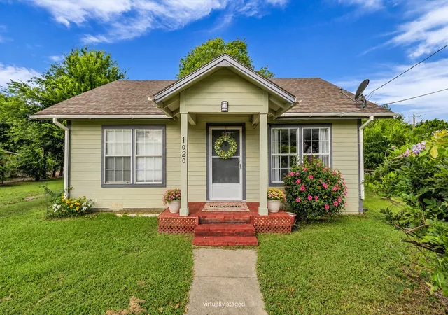 Photo 2 of Single family home for sale at 1020 Fisher St, Waco, TX 76705 | MLS# 21315000 | Listing updated on 2026-08-14