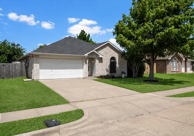 Homes for sale in Midlothian, TX | 1309 Indian Wells Trl, Midlothian, TX 76065 | MLS# 21314551