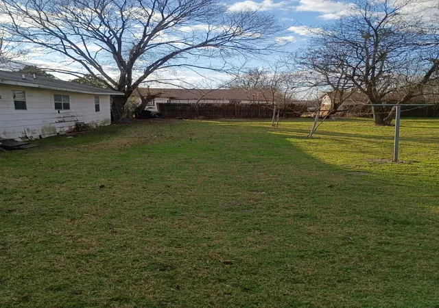 Homes for sale in Ferris, TX | 505 W 1st St, Ferris, TX 75125 | MLS# 21314657