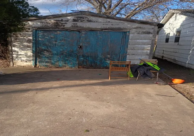 Homes for sale in Ferris, TX | 505 W 1St St, Ferris, TX 75125 | MLS# 21314657