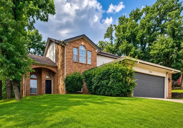 Photo 1 of Single family home for sale at 5112 Oak Gate Ct, Arlington, TX 76016 | MLS# 21314639 | Listing updated on 2026-10-06