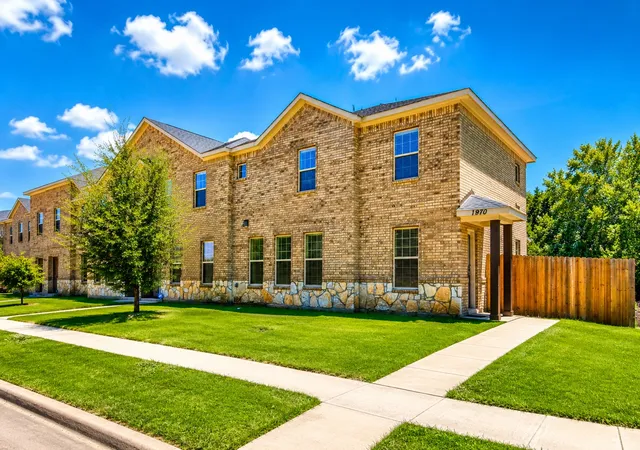 Photo 3 of Townhouse for sale at 1970 Timber Oaks Dr, Garland, TX 75040 | MLS# 21313685 | Listing updated on 2026-08-24
