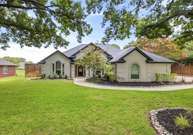 Homes for sale in Colleyville, TX | 5409 Coventry Ct, Colleyville, TX 76034 | MLS# 21311906