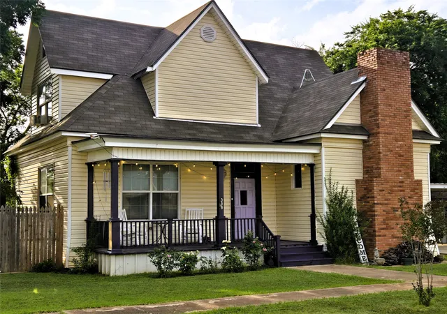 Photo 1 of Single family home for sale at 308 N San Jacinto St, Whitney, TX 76692 | MLS# 21315272 | Listing updated on 2026-08-24