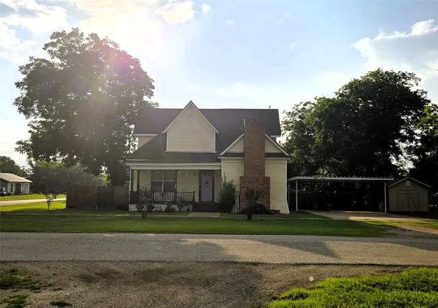 Photo 3 of Single family home for sale at 308 N San Jacinto St, Whitney, TX 76692 | MLS# 21315272 | Listing updated on 2026-08-24