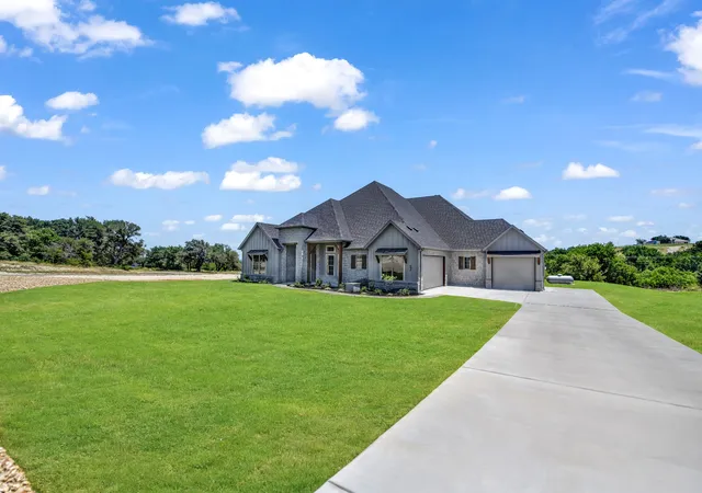 Photo 2 of Sale Pending at 320 Tiara Trl, Fort Worth, TX 76108 | MLS# 21315377 | Listing updated on 2026-07-28