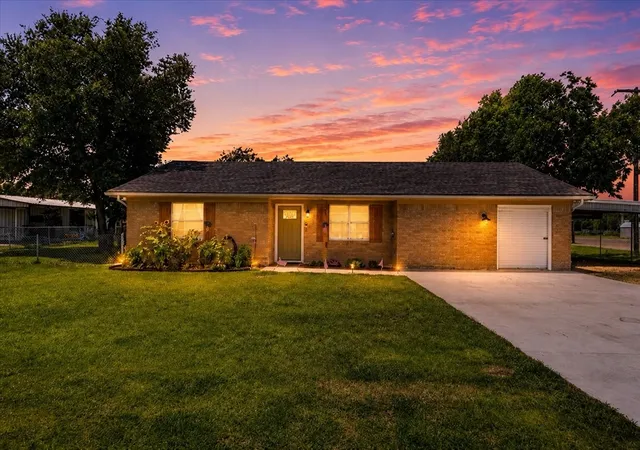 Photo 2 of Sale Pending at 703 N Gilmer Ave, Dawson, TX 76639 | MLS# 21315365 | Listing updated on 2026-09-30