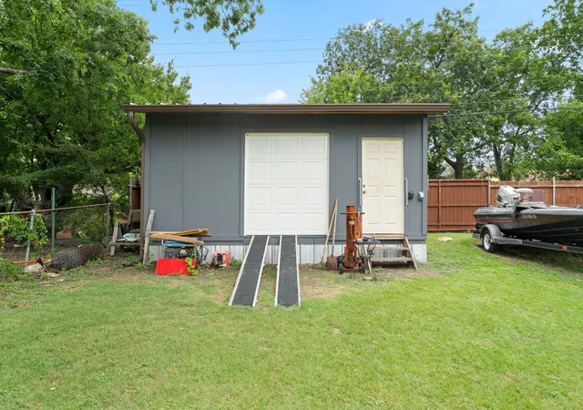 Photo 3 of Single family home for sale at 546 Sun Valley Dr, Duncanville, TX 75116 | MLS# 21315425 | Listing updated on 2026-08-28