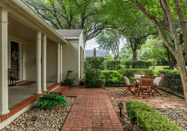 Homes for sale in Hillsboro, TX | 1107 Park Dr, Hillsboro, TX 76645 | MLS# 21299572