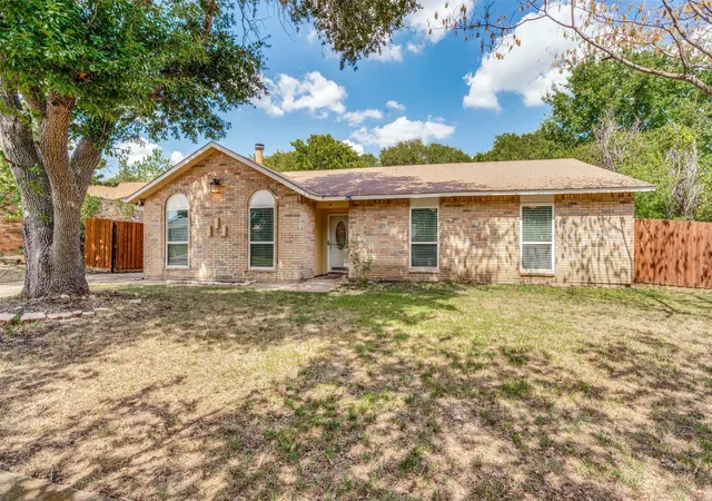 Photo 2 of Sale Pending at 1249 High Meadow Ln, Lancaster, TX 75146 | MLS# 21315483 | Listing updated on 2026-07-15