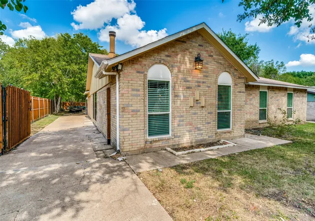 Photo 3 of Sale Pending at 1249 High Meadow Ln, Lancaster, TX 75146 | MLS# 21315483 | Listing updated on 2026-07-15