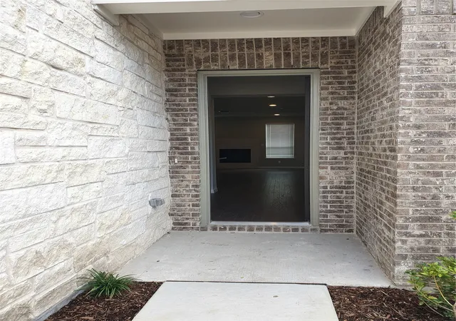 Photo 3 of Townhouse for sale at 8266 Primrose Wy, Dallas, TX 75252 | MLS# 21310289 | Listing updated on 2026-08-24