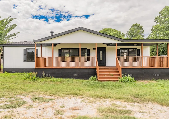 Photo 1 of Manufactured home for sale at 153 Clay Ct, Springtown, TX 76082 | MLS# 21315561 | Listing updated on 2026-08-28