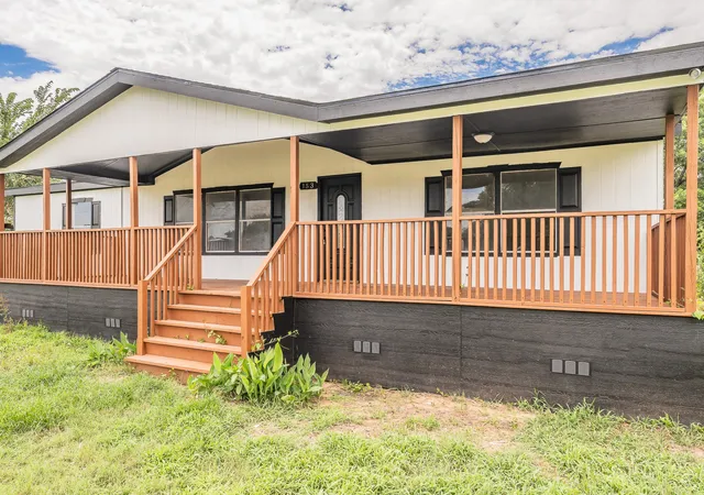 Photo 2 of Manufactured home for sale at 153 Clay Ct, Springtown, TX 76082 | MLS# 21315561 | Listing updated on 2026-08-28