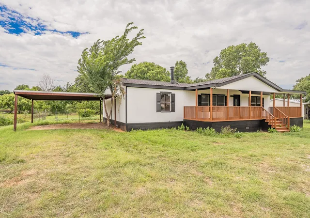 Photo 3 of Manufactured home for sale at 153 Clay Ct, Springtown, TX 76082 | MLS# 21315561 | Listing updated on 2026-08-28