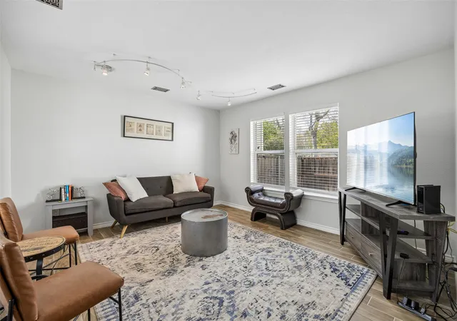 Photo 2 of Single family home for sale at 1802 N Prairie Ave, Dallas, TX 75204 | MLS# 21314078 | Listing updated on 2026-10-01