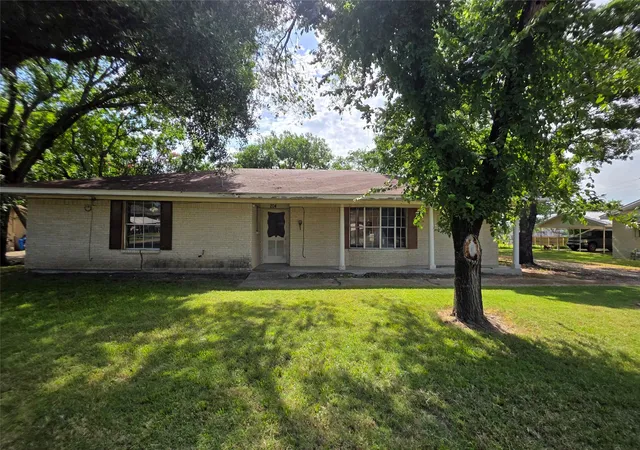 Homes for sale in Barry, TX | 204 Fordyce St, Barry, TX 75102 | MLS# 21315556