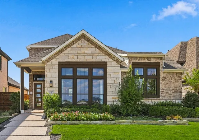 Photo 1 of Single family home for sale at 1604 Casting Rdg, Mesquite, TX 75181 | MLS# 21315612 | Listing updated on 2026-09-29