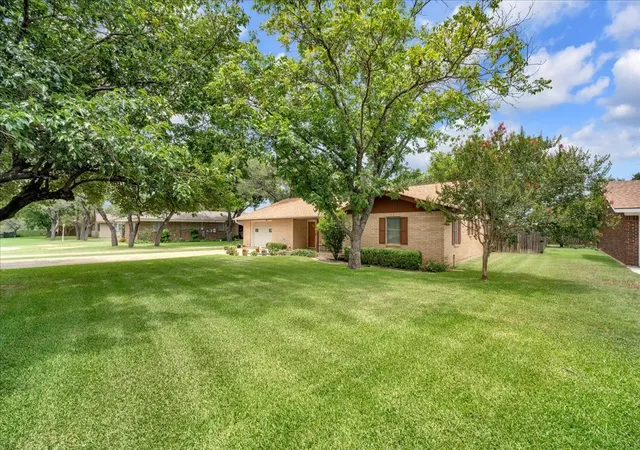 Homes for sale in Hamilton, TX | 419 S Williams St, Hamilton, TX 76531 | MLS# 21315271