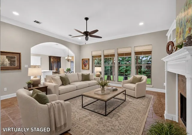 Photo 2 of Single family home for sale at 323 Oakland Pl, Bossier City, LA 71112 | MLS# 21310279 | Listing updated on 2026-07-25