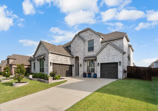Photo 2 of Single family home for sale at 616 Windy Ridge Ln, Rockwall, TX 75087 | MLS# 21315606 | Listing updated on 2026-08-30