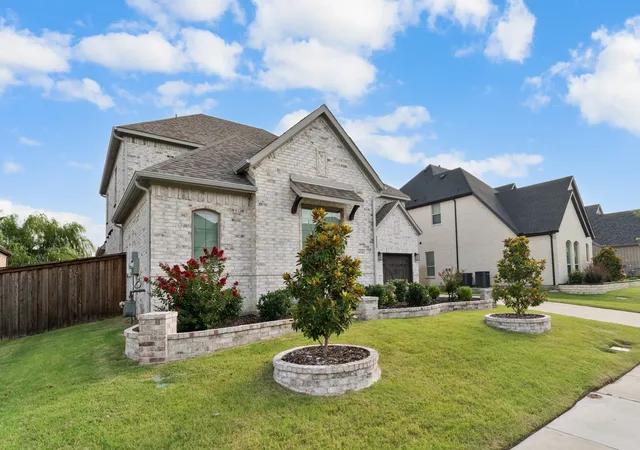 Photo 3 of Single family home for sale at 616 Windy Ridge Ln, Rockwall, TX 75087 | MLS# 21315606 | Listing updated on 2026-08-30