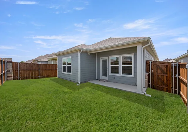 Photo 3 of Single family home for sale at 7408 Autumn Hill Dr, Krum, TX 76249 | MLS# 21315647 | Listing updated on 2026-07-27
