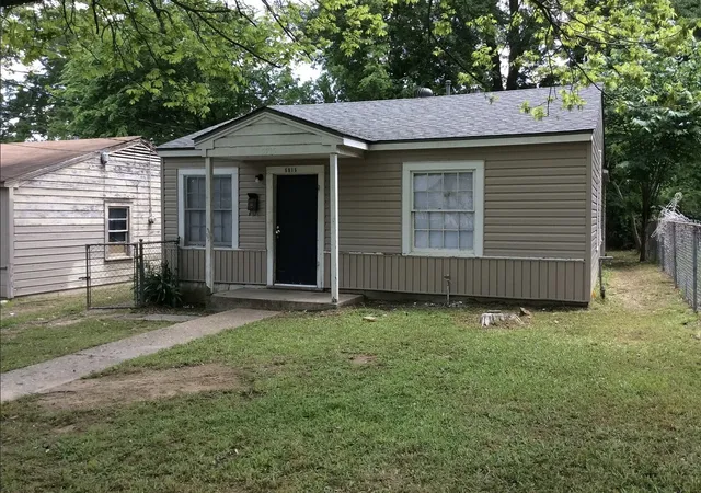 Multi family home for sale at 5915 Henderson Ave, Shreveport, LA 71106 | MLS# 21302673