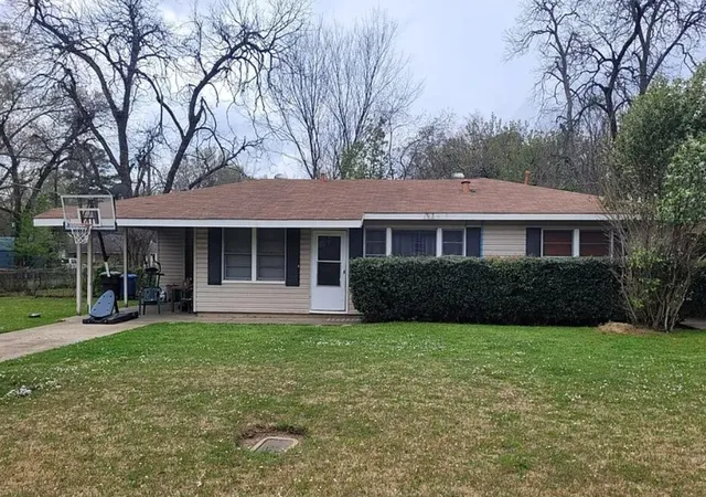 Multi family home for sale at 3940 Wallace Ave, Shreveport, LA 71108 | MLS# 21302667