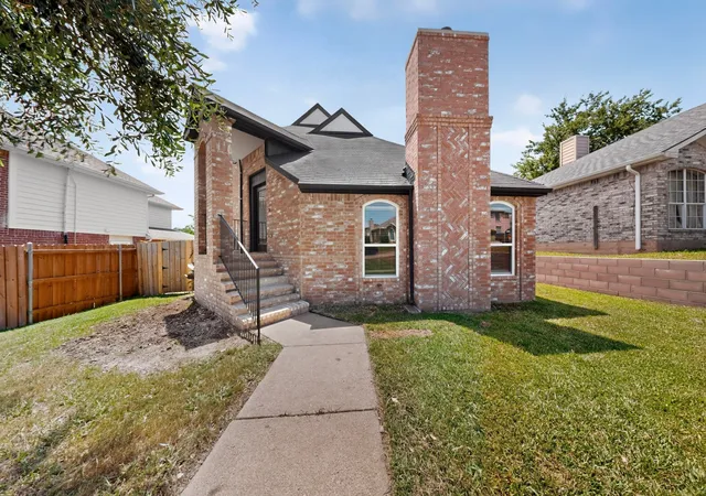 Homes for sale in Balch Springs, TX | 12820 Hilltop Dr, Balch Springs, TX 75180 | MLS# 21315294