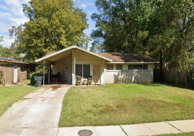 Multi family home for sale at 941 Windsor Dr, Shreveport, LA 71106 | MLS# 21302630