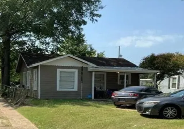 Photo 1 of Multi family home for sale at 2647 Woodford St, Shreveport, LA 71108 | MLS# 21302296 | Listing updated on 2026-08-20