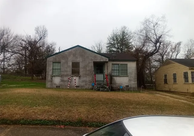 Multi family home for sale at 3227 Stonewall St, Shreveport, LA 71109 | MLS# 21299428