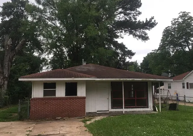 Multi family home for sale at 3717 Dilg League Dr, Shreveport, LA 71109 | MLS# 21299390