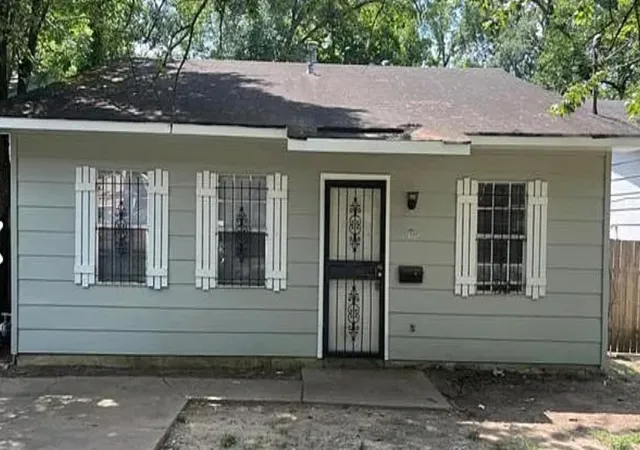 Multi family home for sale at 6002 Henderson Ave, Shreveport, LA 71106 | MLS# 21299318