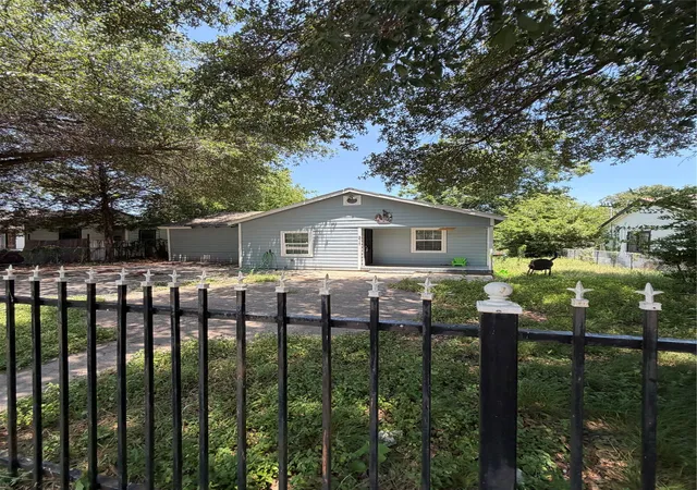 Single family home for sale at 3717 Childress St, Fort Worth, TX 76119 | MLS# 21315803